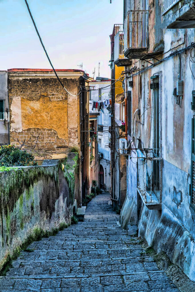 Le scale del vicolo Paradisiello a Napoli